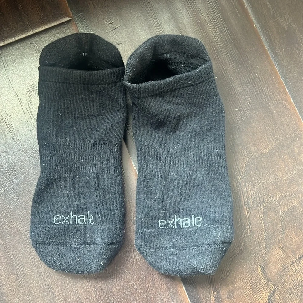 Exhale Black Barre Socks